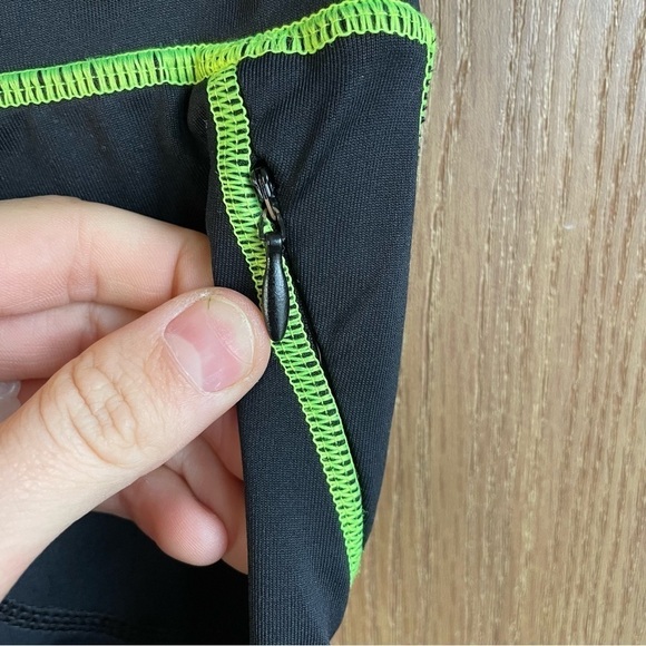 Fila Black and Green Capri Leggings Small - Picture 5 of 7